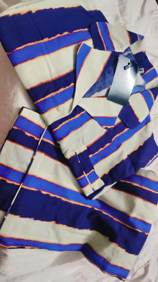 Waves printed night suit